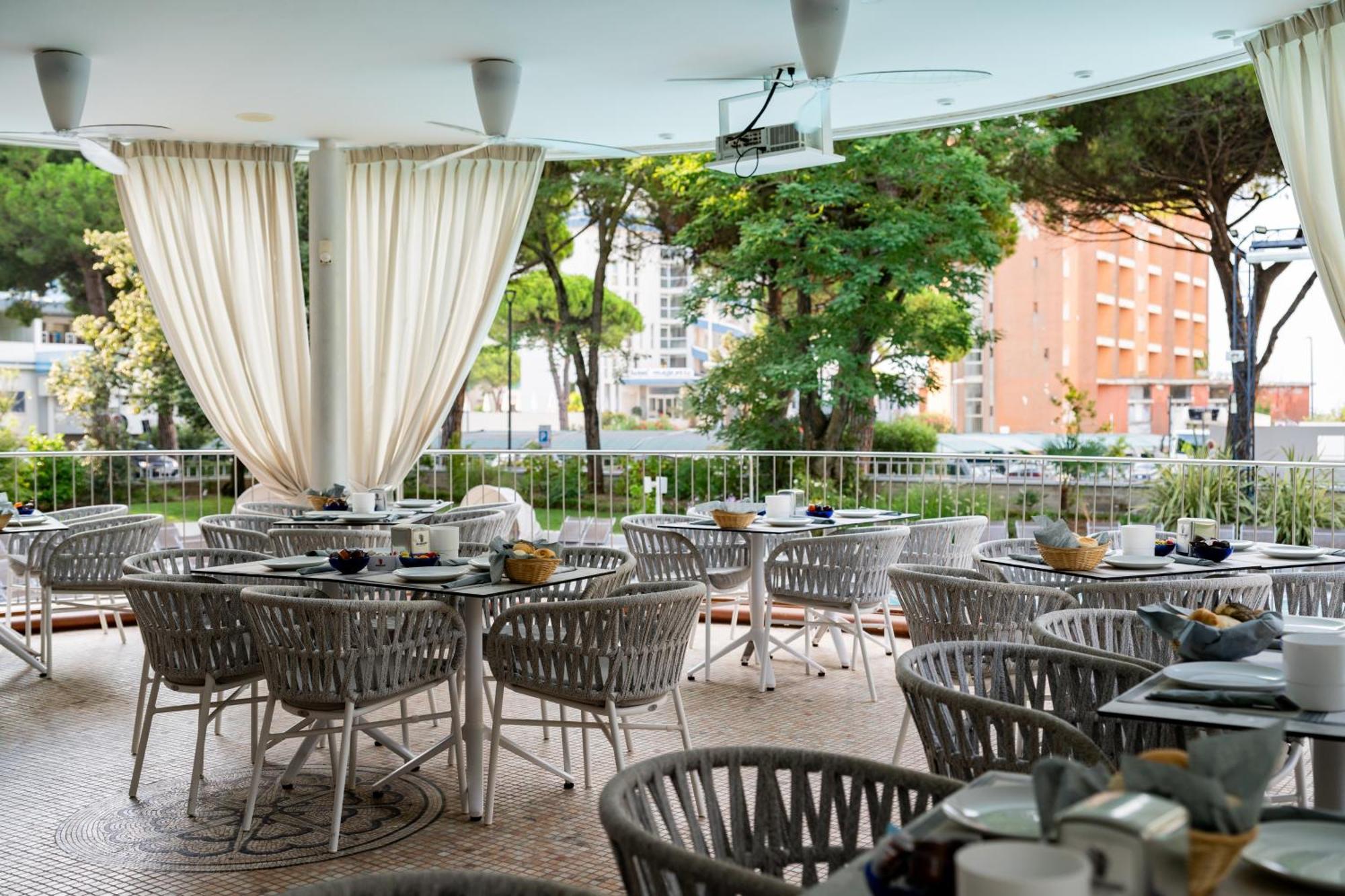 Residence Serenissima Μπιμπιόνε Εξωτερικό φωτογραφία