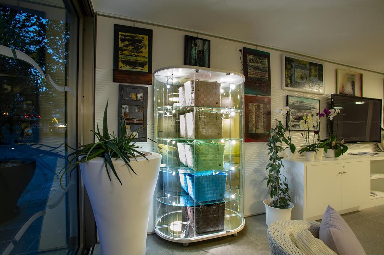 Residence Serenissima Μπιμπιόνε Εξωτερικό φωτογραφία